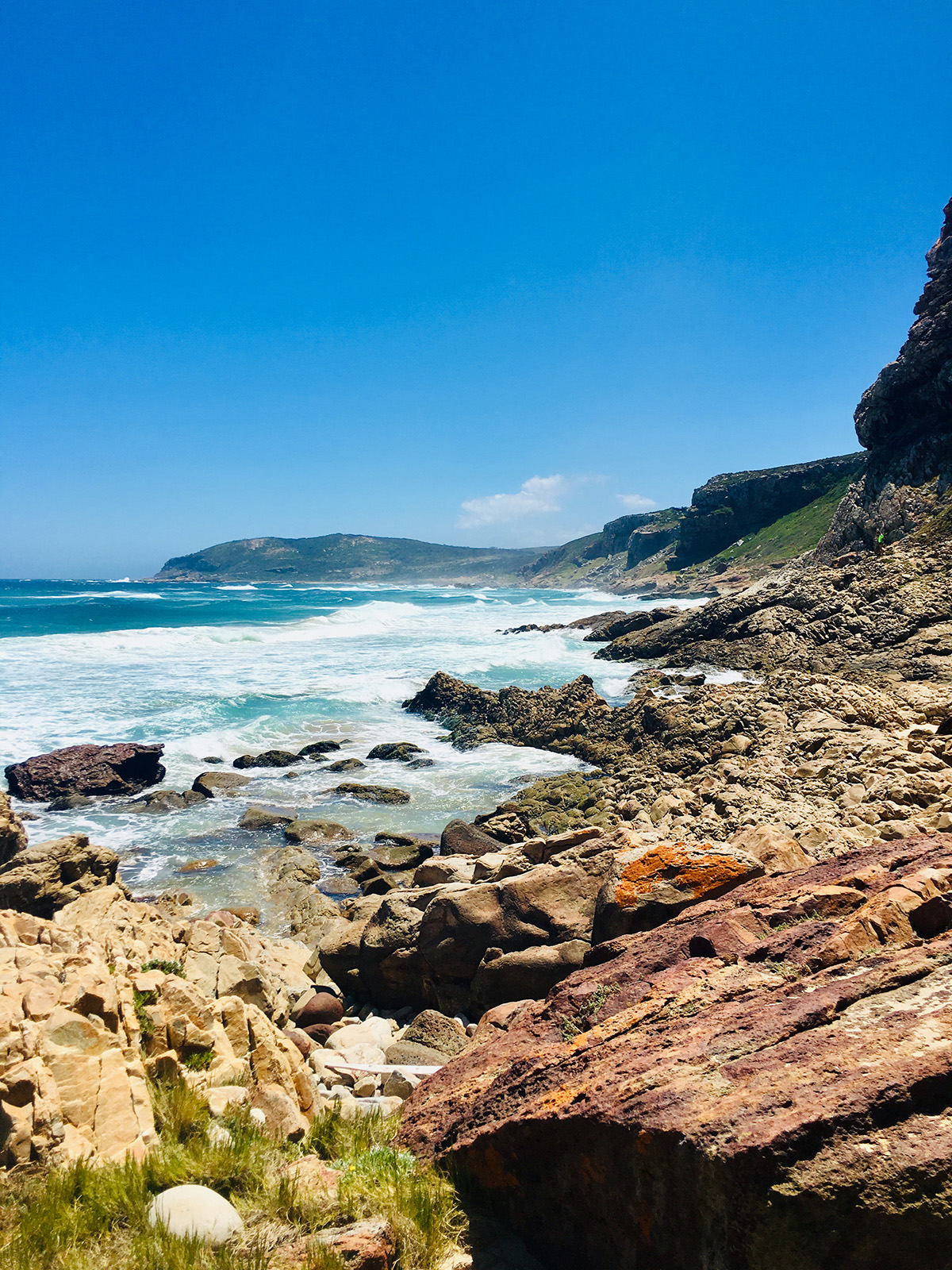 Uitzicht over de Atlantische oceaan vanaf Robberg Nature Reserve in Plettenberg