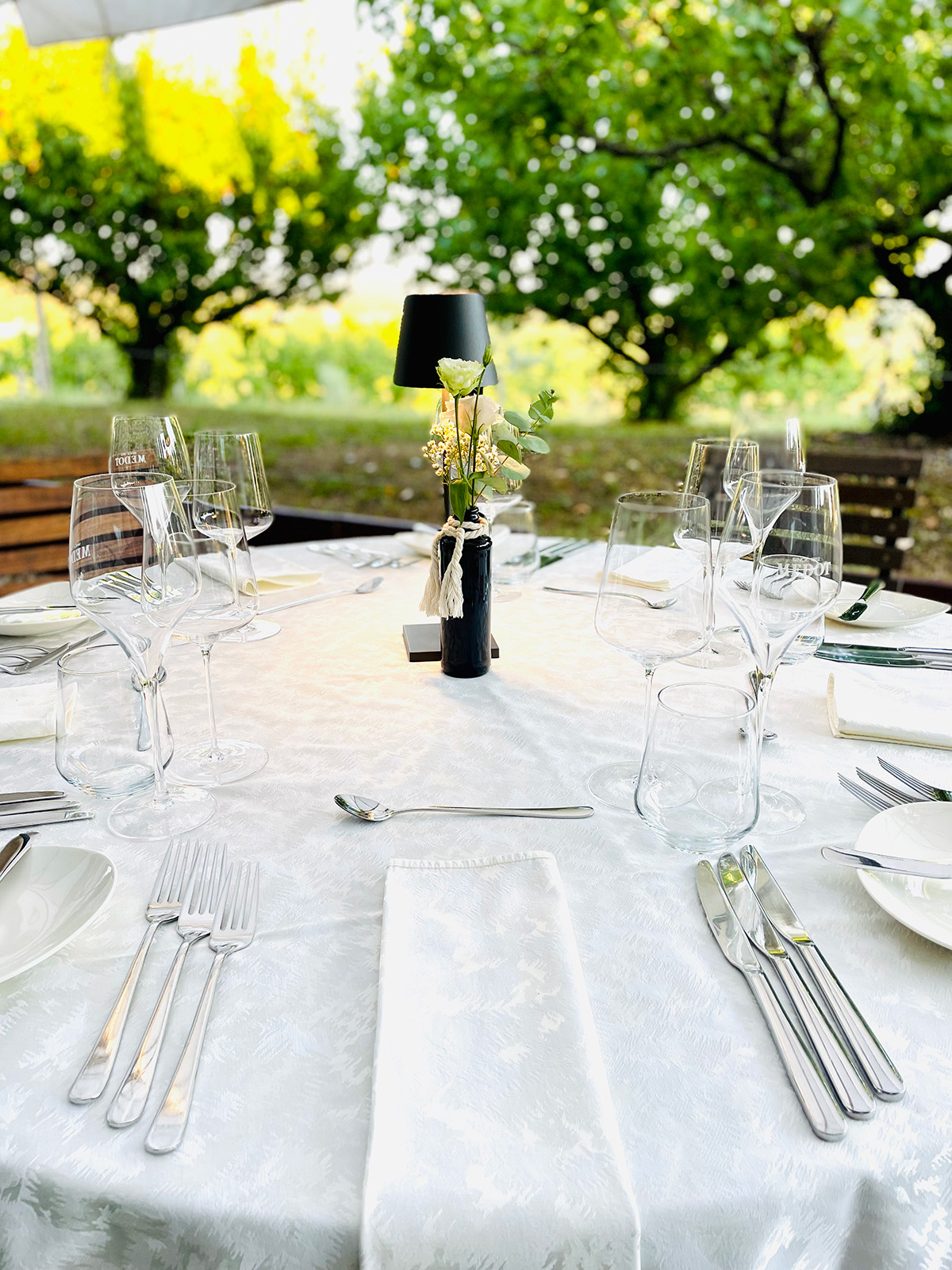 Een tafel in het restaurant van hotel Gredic, aanbevolen door Michelin