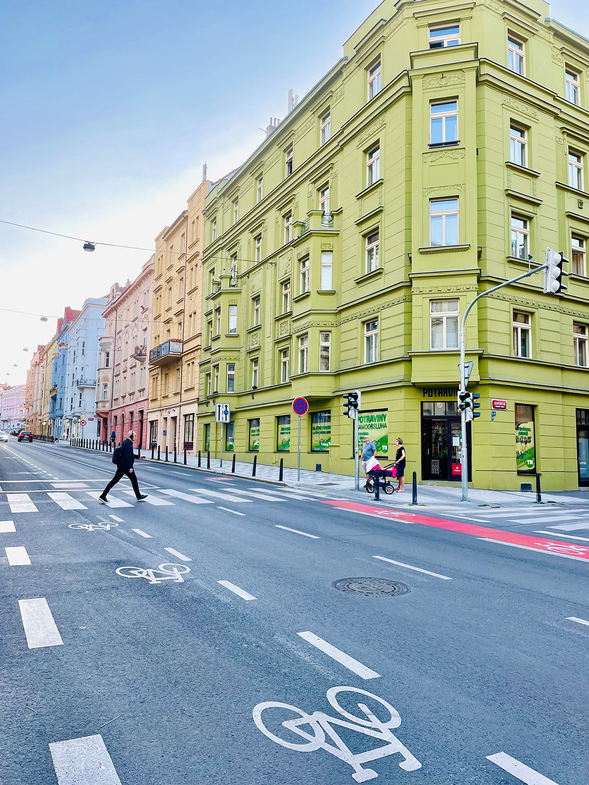 Gekleurde gevels in het zevende district van Praag, een highlight!